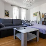 Parkside City Apartments No16